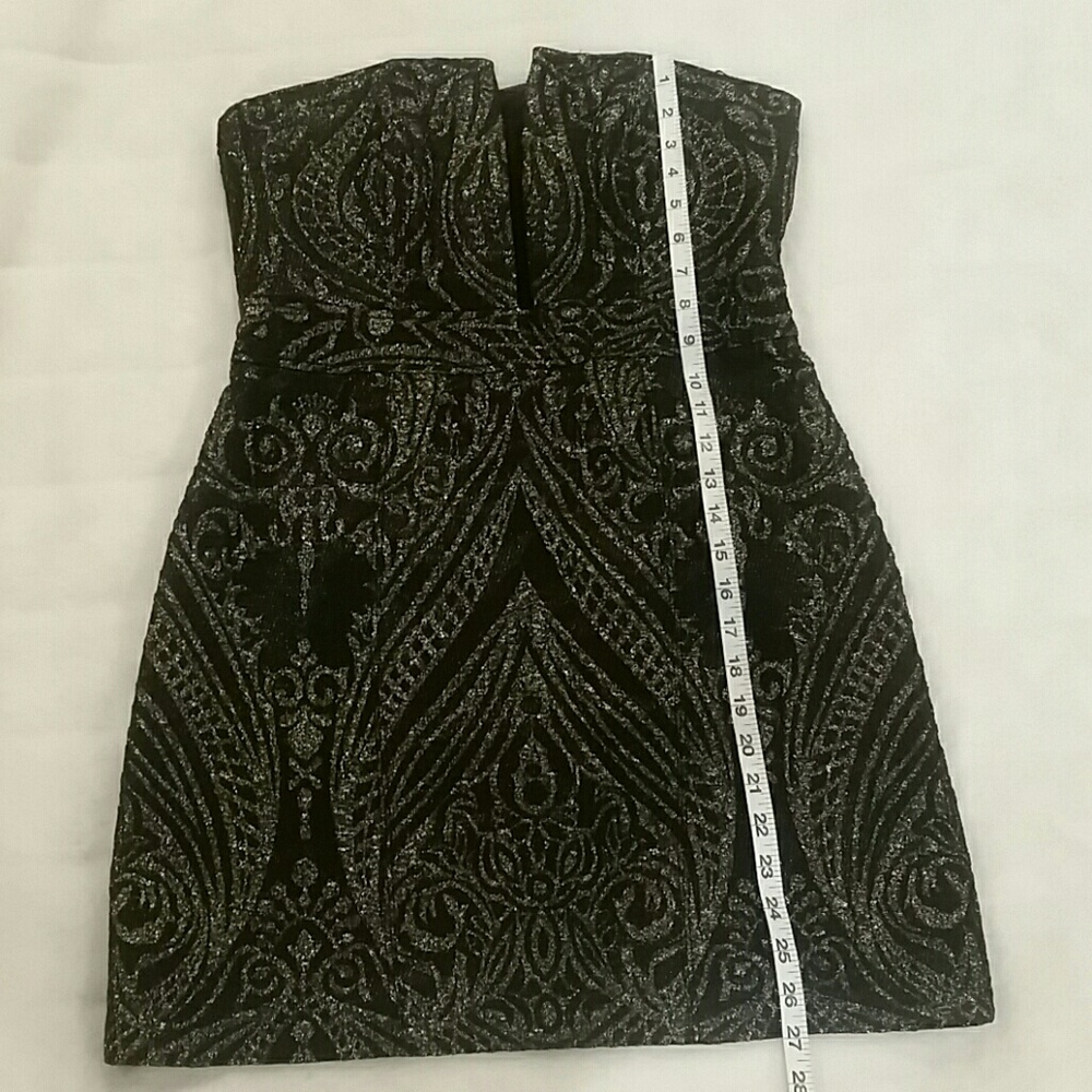 Express Dress - Picture 6 of 8